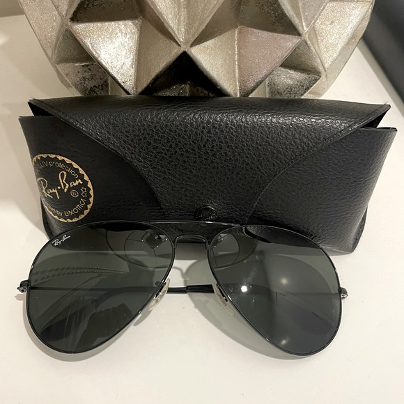 Ray-Ban Accessories - All Black Ray-Ban Aviators